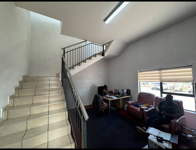 60M² WAREHOUSE TO LET IN SPARTAN
